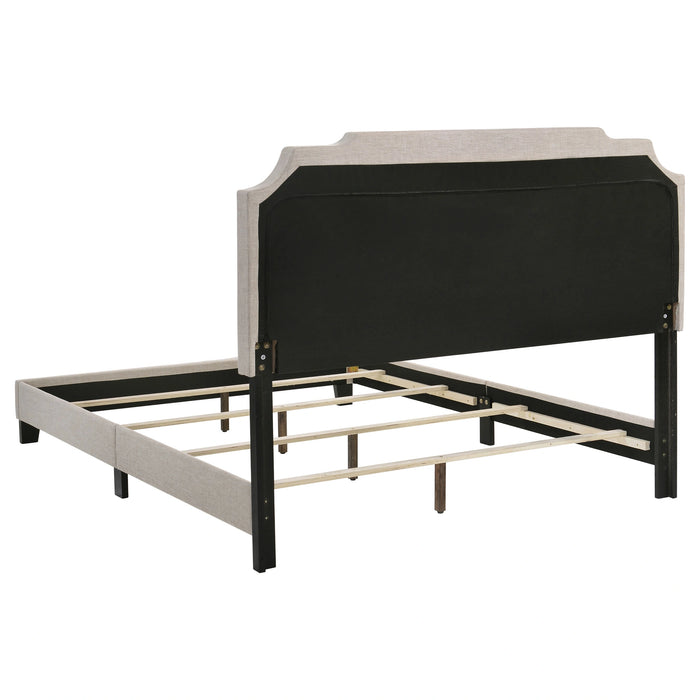 Tamarac Panel Bed