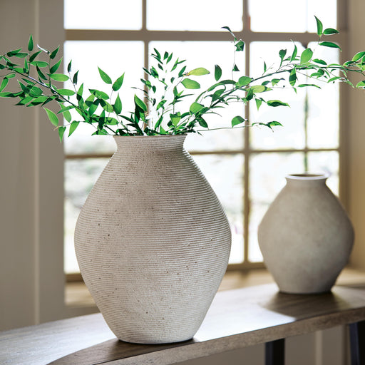 Hannela Vase - Furniture Max (Falls Church,VA) *
