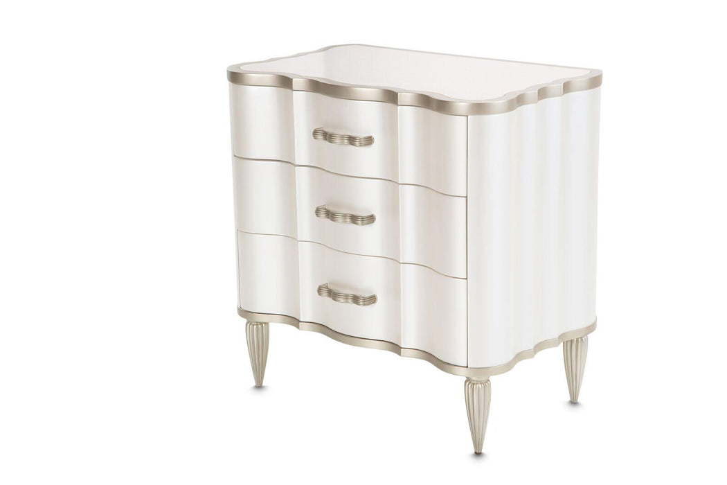 London Place Nightstand in Creamy Pearl - Furniture Max (Falls Church,VA) *