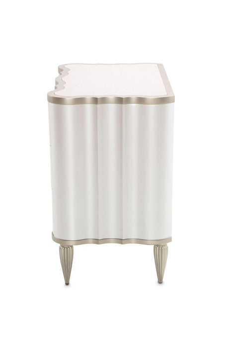 London Place Nightstand in Creamy Pearl - Furniture Max (Falls Church,VA) *