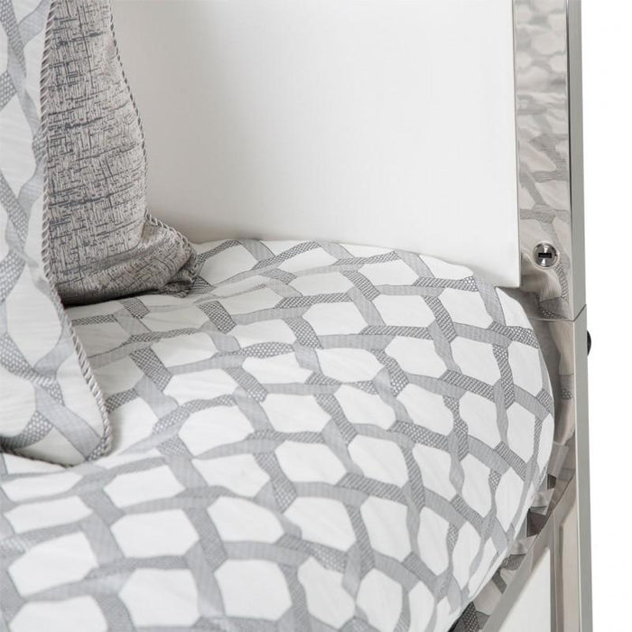 State St Metal Cal King Panel Bed in Glossy White - Furniture Max (Falls Church,VA) *