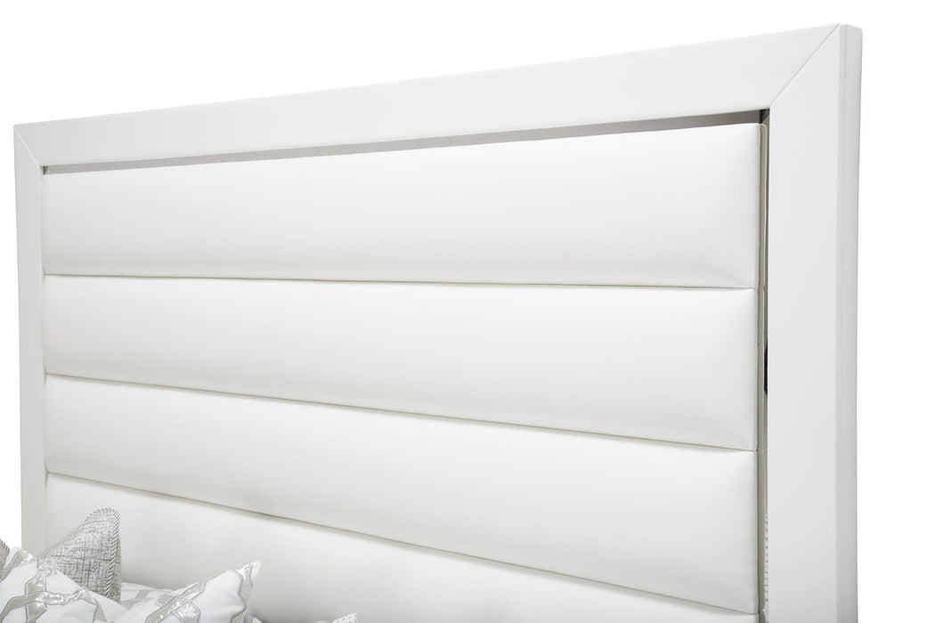State St Queen Upholstered Panel Bed in Glossy White - Furniture Max (Falls Church,VA) *