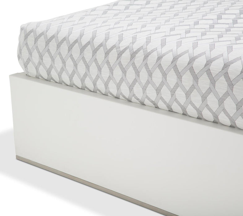 State St Queen Upholstered Panel Bed in Glossy White - Furniture Max (Falls Church,VA) *