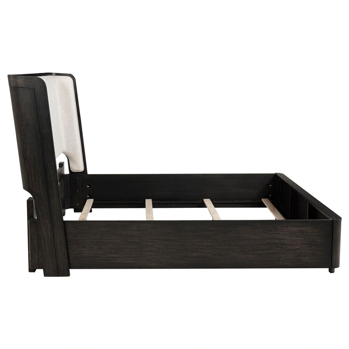 Leandro Wingback Bed